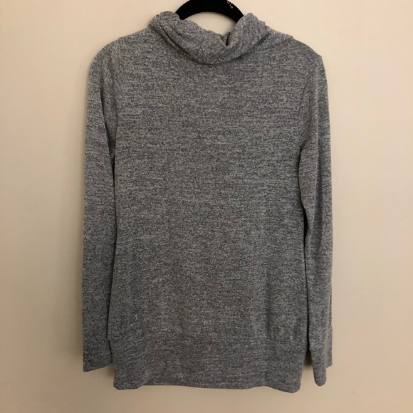 Flattering Grey Sweater - Picture 3 of 3